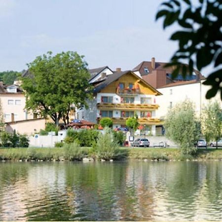 Landgasthof Moser & Restaurant Bootshaus Windorf  المظهر الخارجي الصورة