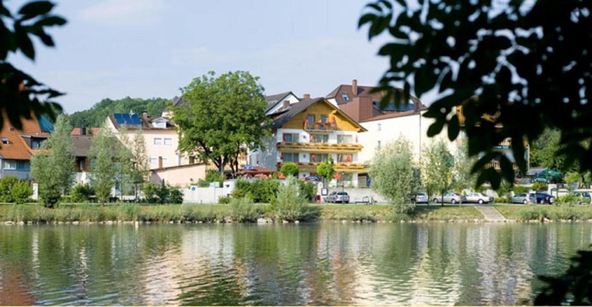 Landgasthof Moser & Restaurant Bootshaus Windorf  المظهر الخارجي الصورة
